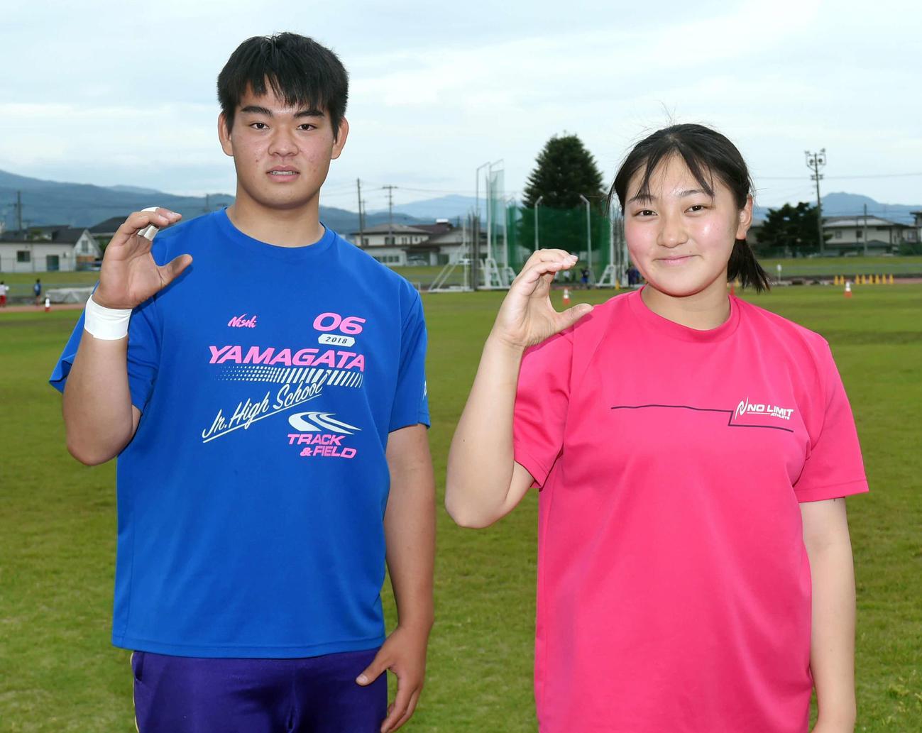 初の全国総体出場を狙う山形中央・東海林（左）と後藤