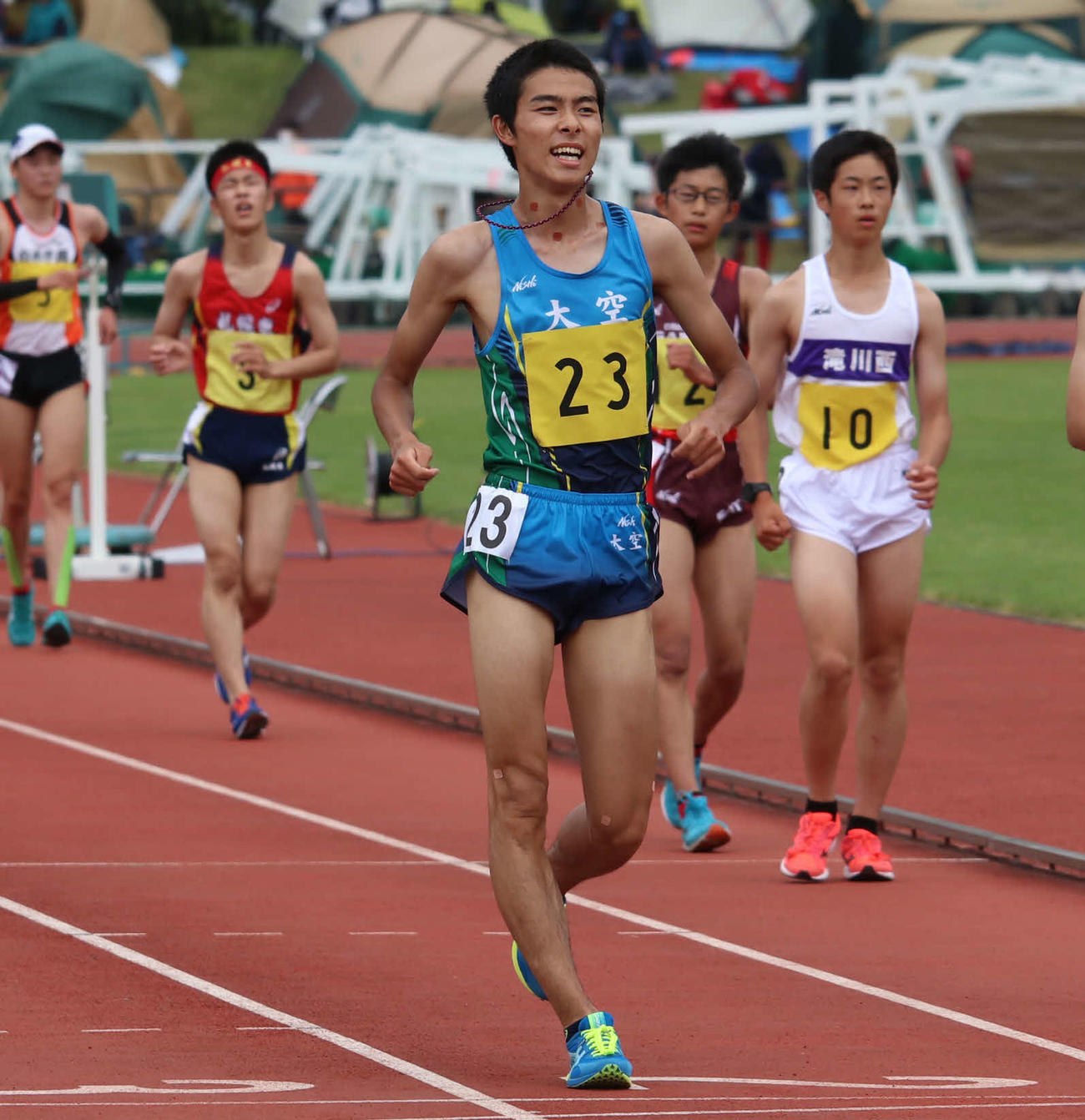 男子5000メートル競歩で優勝した大空の岩原（撮影・山崎純一）