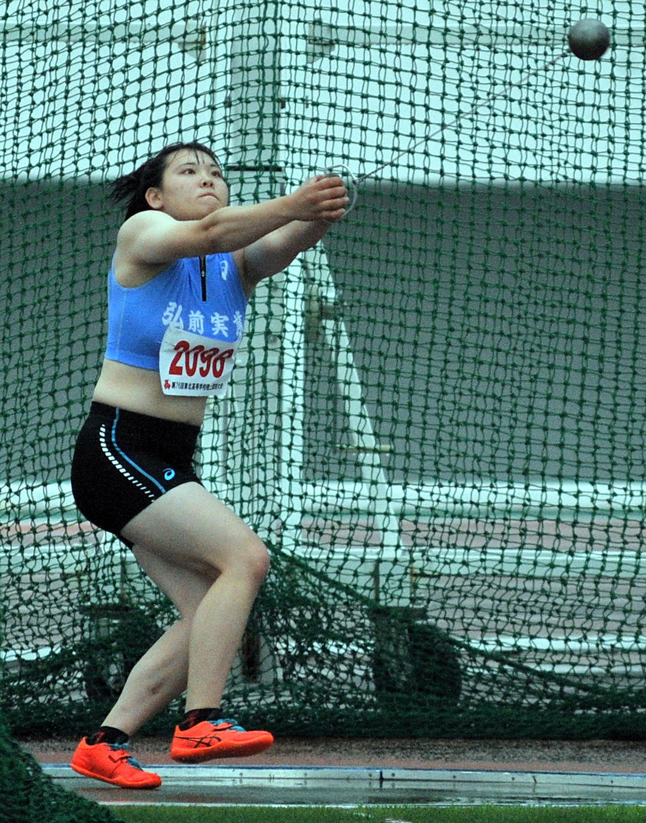 女子ハンマー投げ、村上は60メートル99の大会新で優勝し、日本高校記録保持者の貫禄を示す