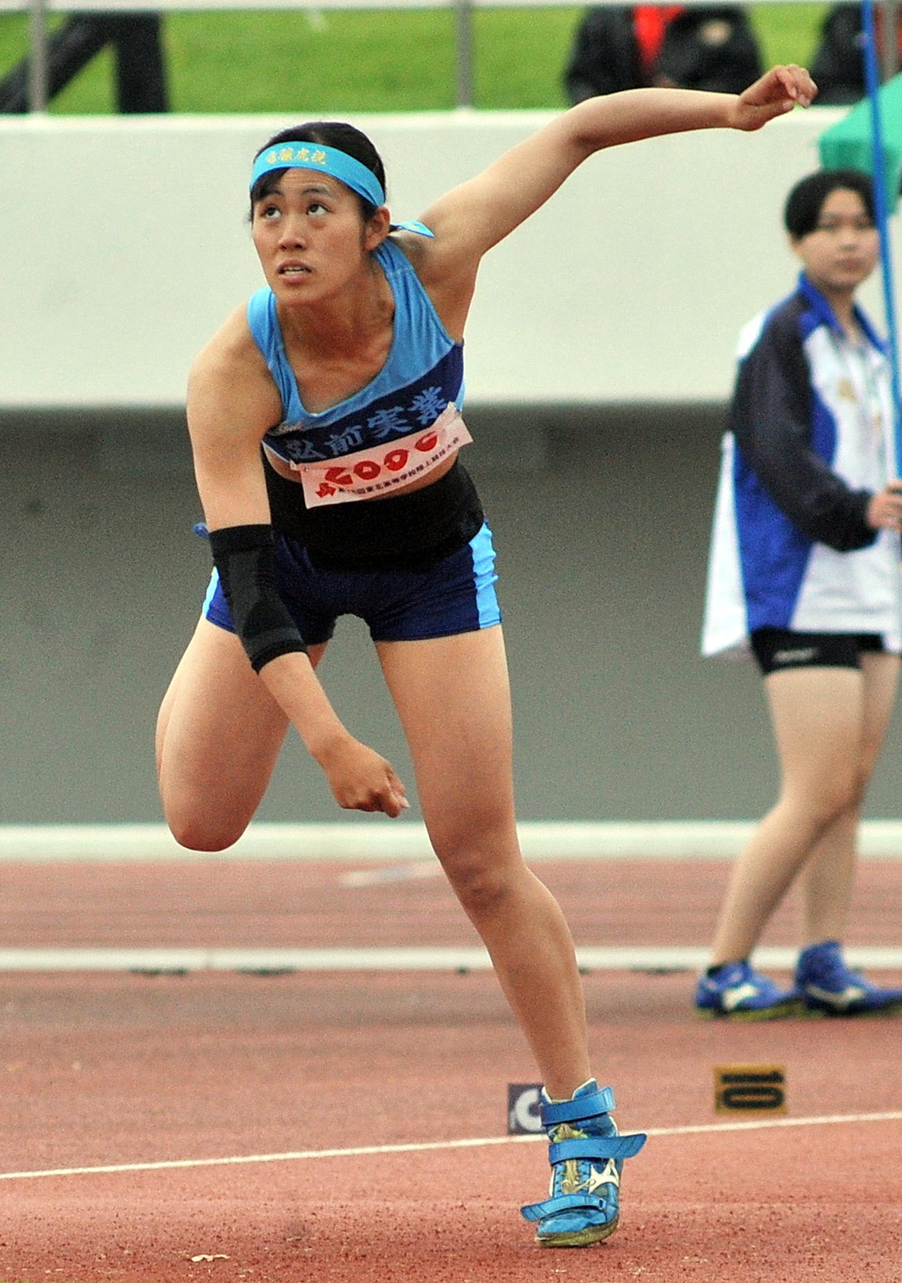 女子やり投げ、一戸は5投目に43・12メートルの自己ベストをマークして初優勝