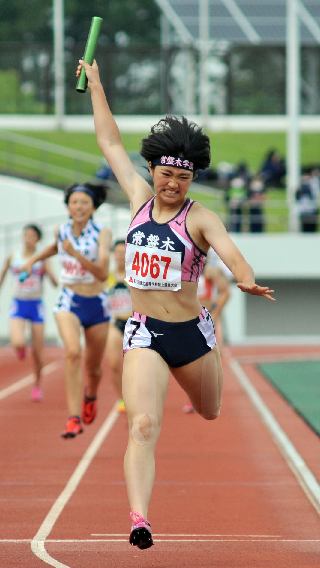 女子1600メートルリレー、佐藤美は大会新でゴールし、大会4冠を決める（2021年6月22日撮影）