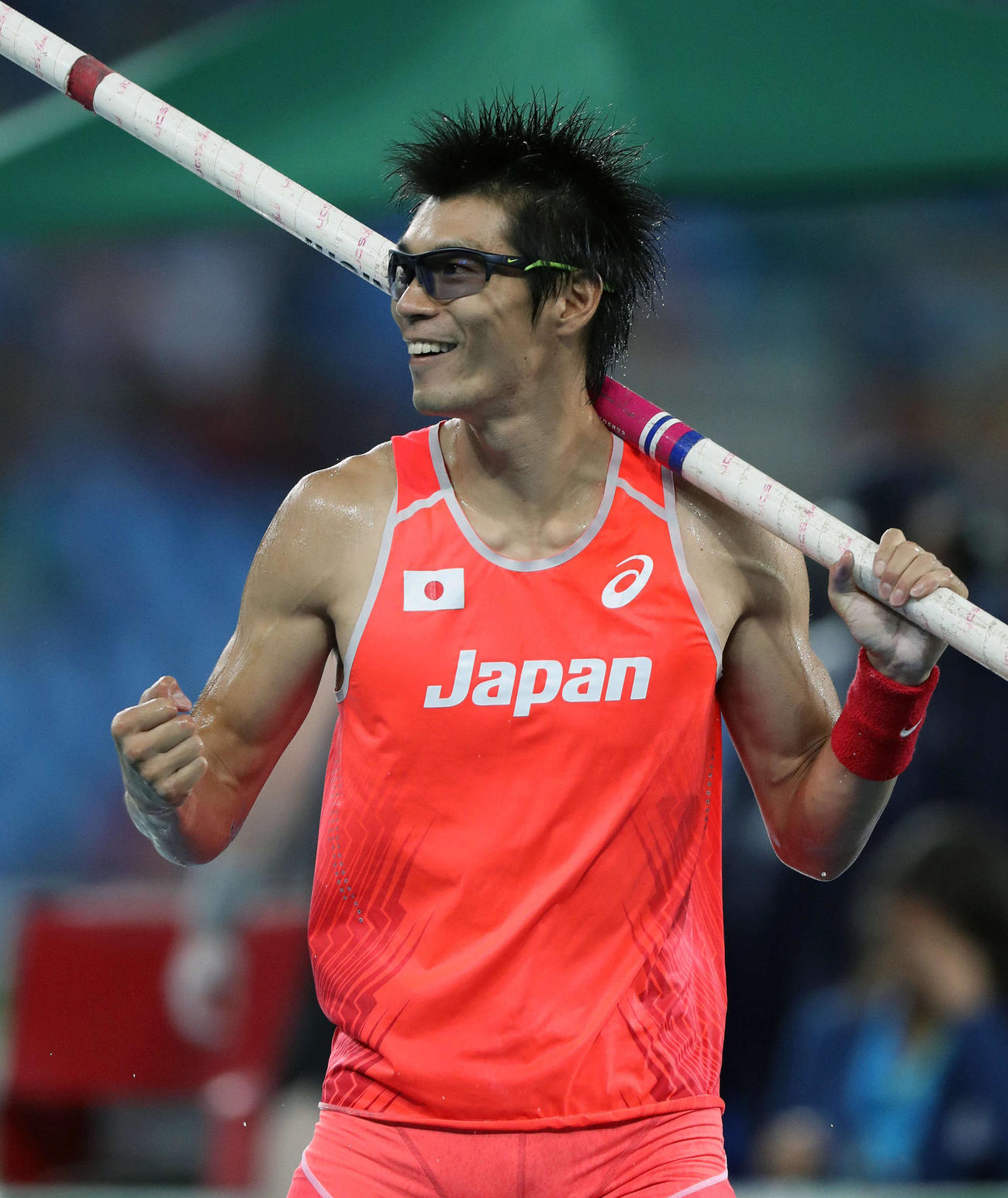 リオデジャネイロ五輪　陸上男子棒高跳び決勝　沢野大地は５メートル５０をクリアして笑顔でガッツポーズ＝（２０１６年８月１５日撮影）