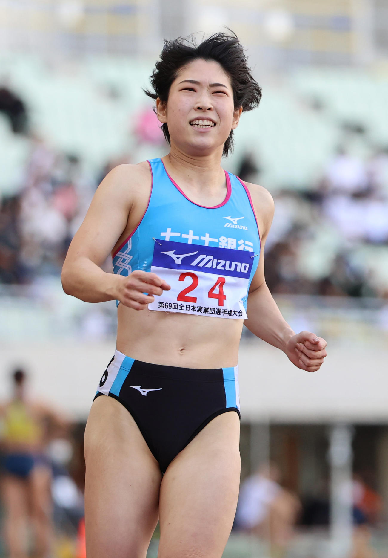 女子100メートル決勝　11秒60で1位となる青木益未（撮影・清水貴仁）