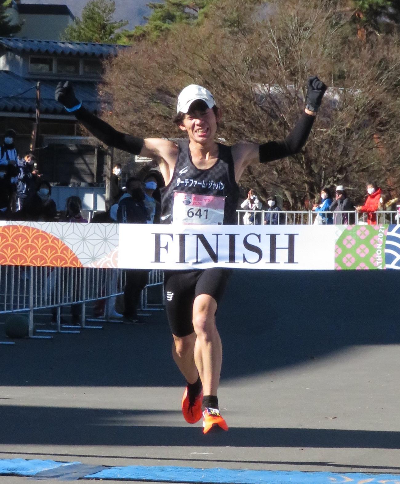 3年ぶり3度目の優勝を飾った児玉雄介（撮影・峯岸佑樹）