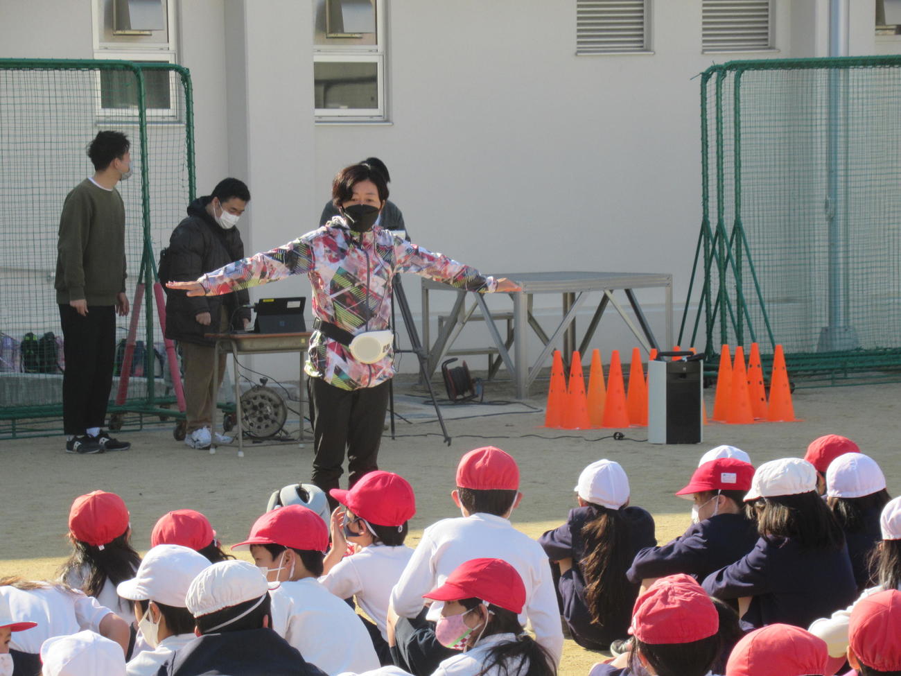 野口みずき氏は、大阪市内の小学校で特別授業を行った（撮影・益田一弘）＝2021年12月15日、大阪市内