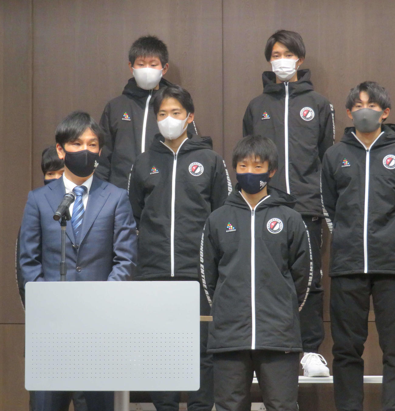 箱根駅伝の壮行会に出席した国学院大・前田康弘監督（左端）（撮影・磯綾乃）