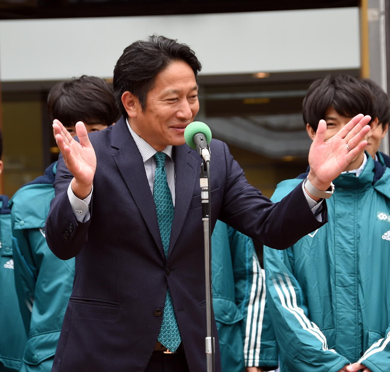 壮行会で「パワフル大作戦」を宣言する青学大・原監督（撮影・山田愛斗）