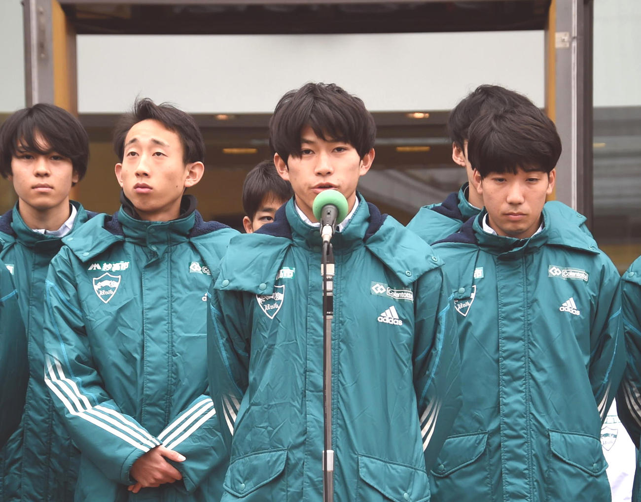 壮行会であいさつする青学大・飯田主将（中央）（撮影・山田愛斗）