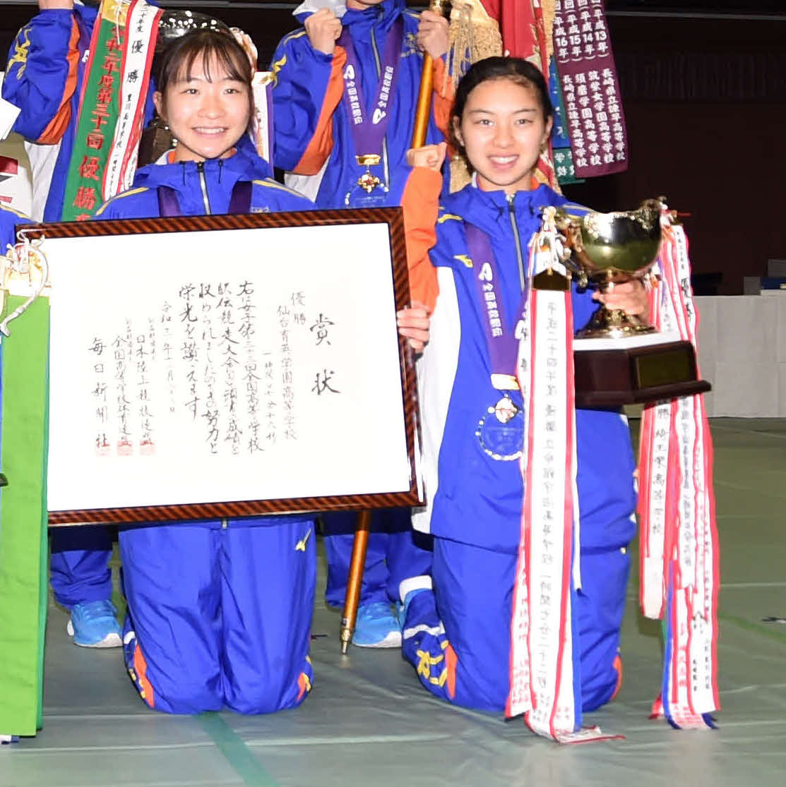 仙台育英（女子）の史上最多5度目の優勝に貢献した米沢奈々香（左）と杉森心音