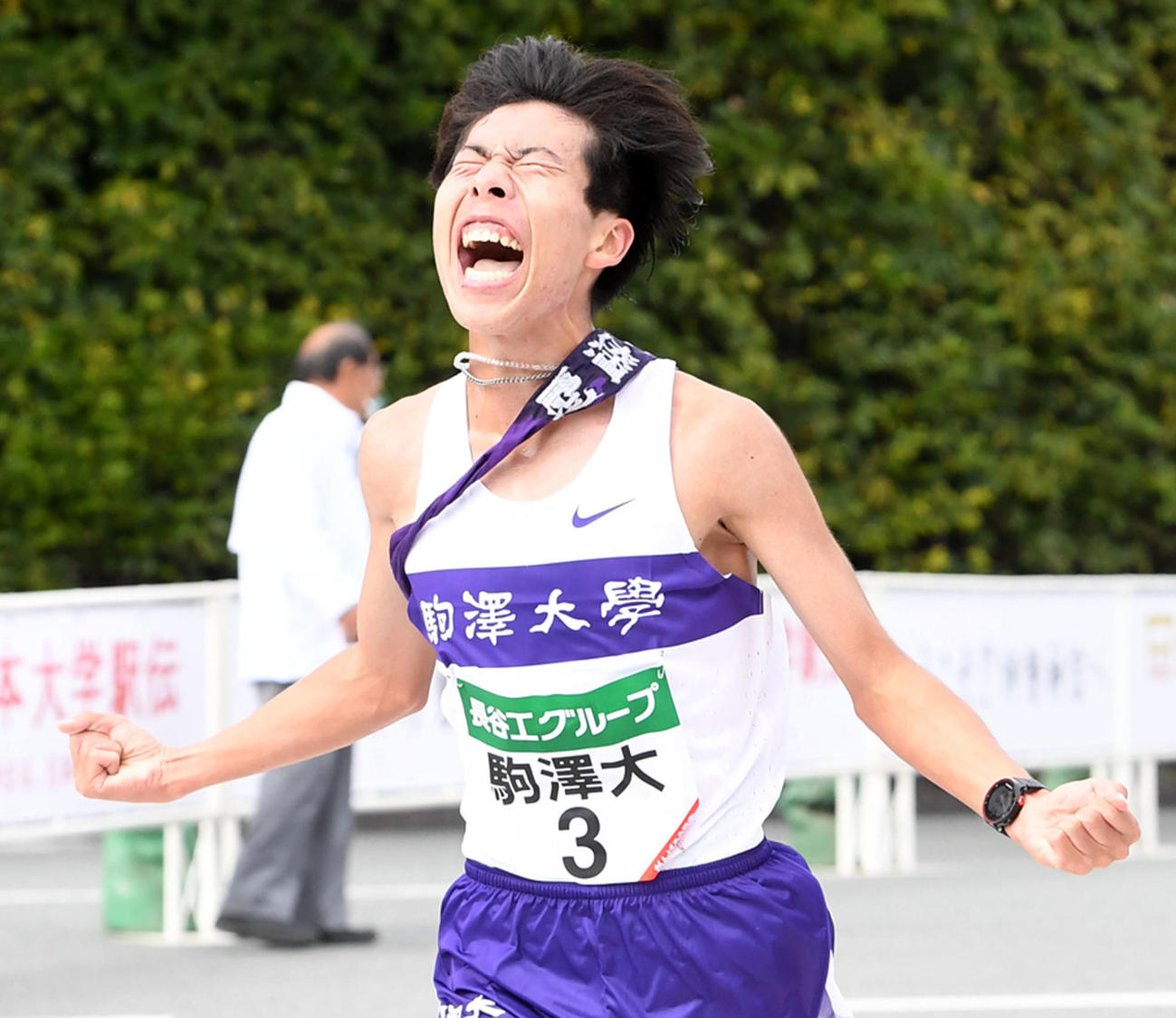 20年11月1日、全日本大学駅伝　優勝した駒大のアンカー田沢廉