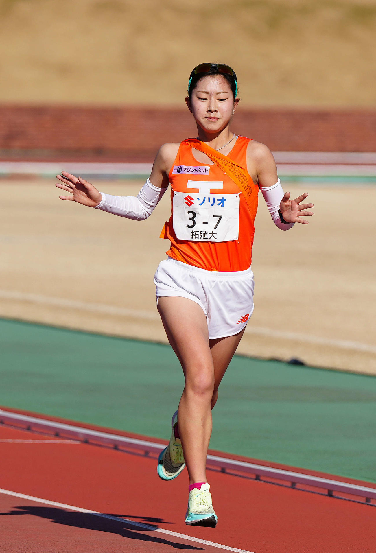 6位でフィニッシュする拓大7区伊井（撮影・江口和貴）