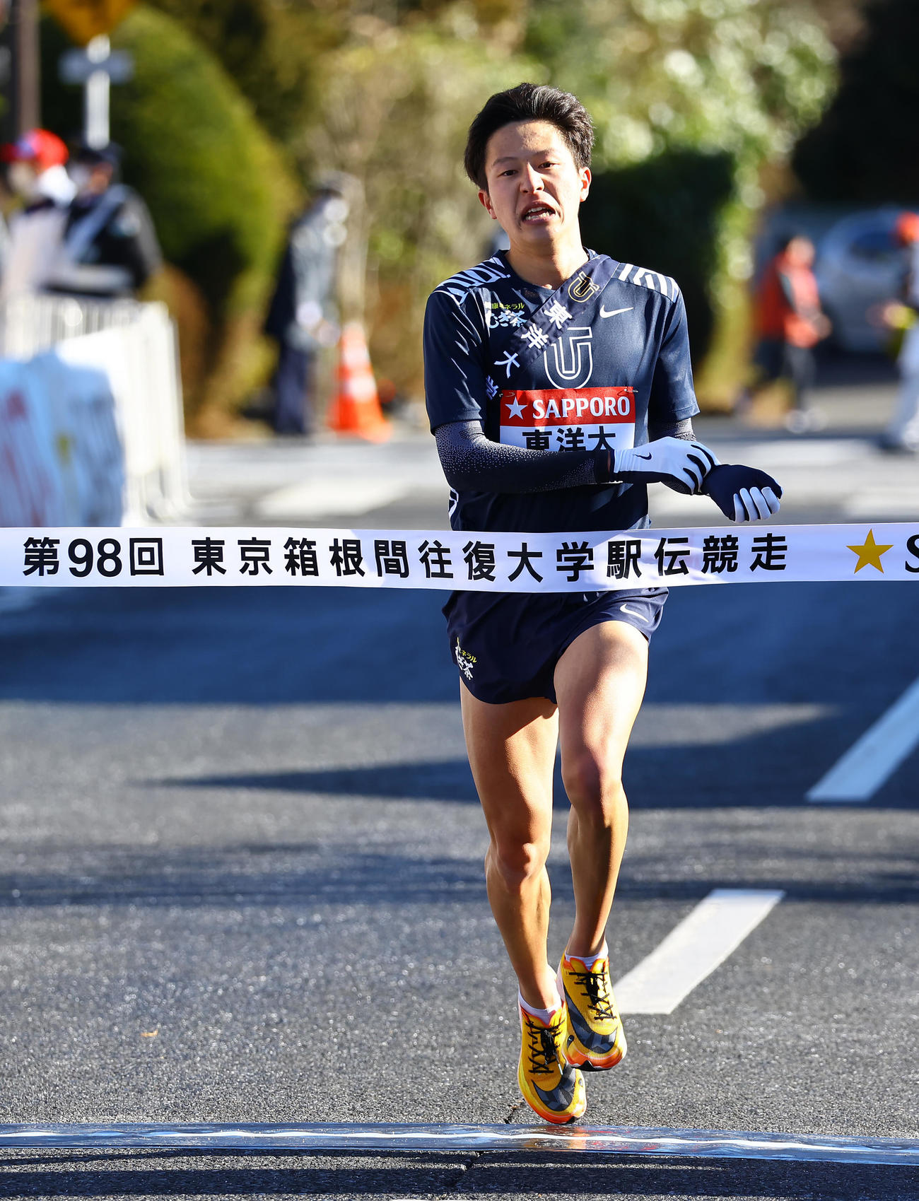 往路を9着でゴールする東洋大5区宮下（撮影・垰建太）