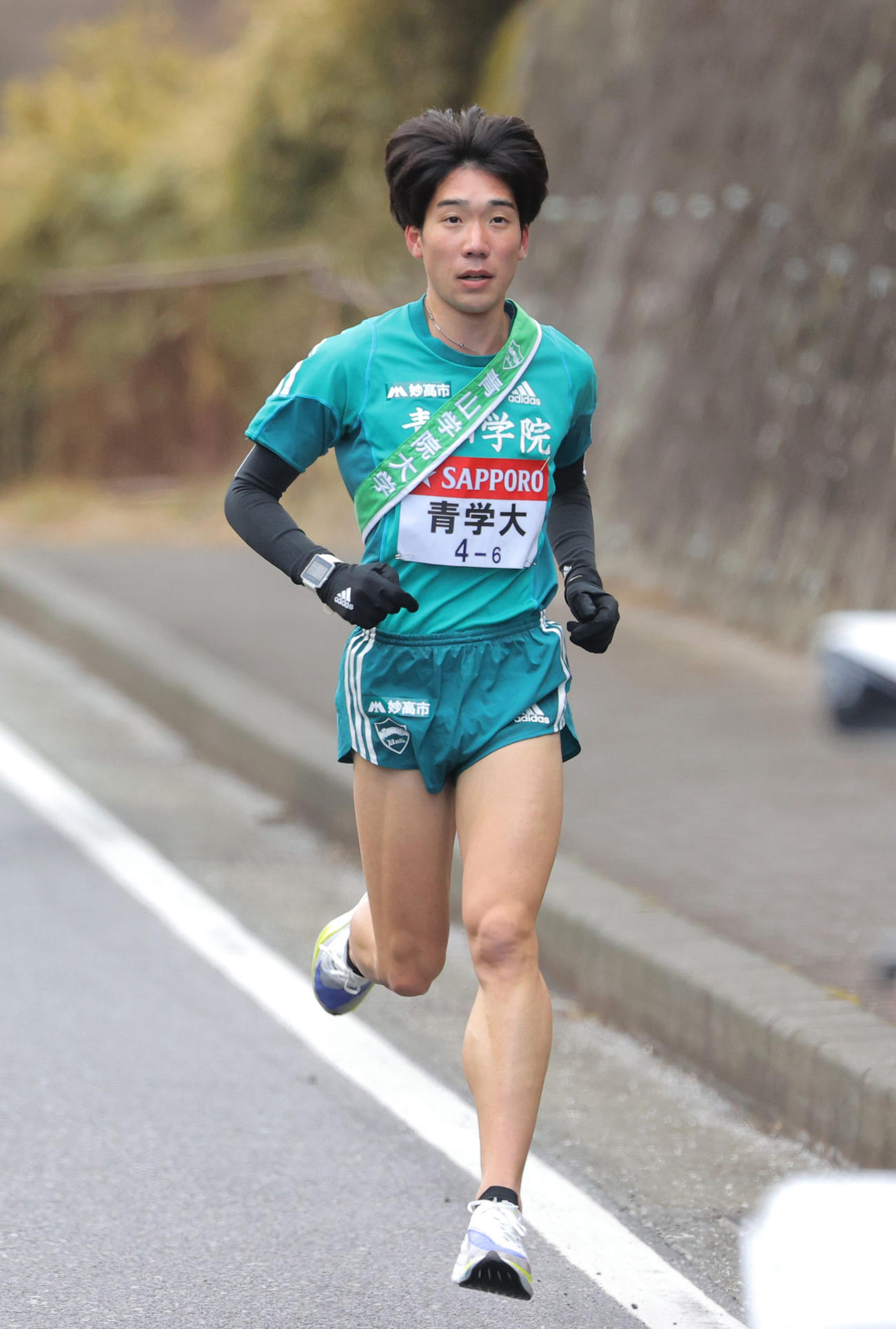 力走する青学大6区高橋（代表撮影）