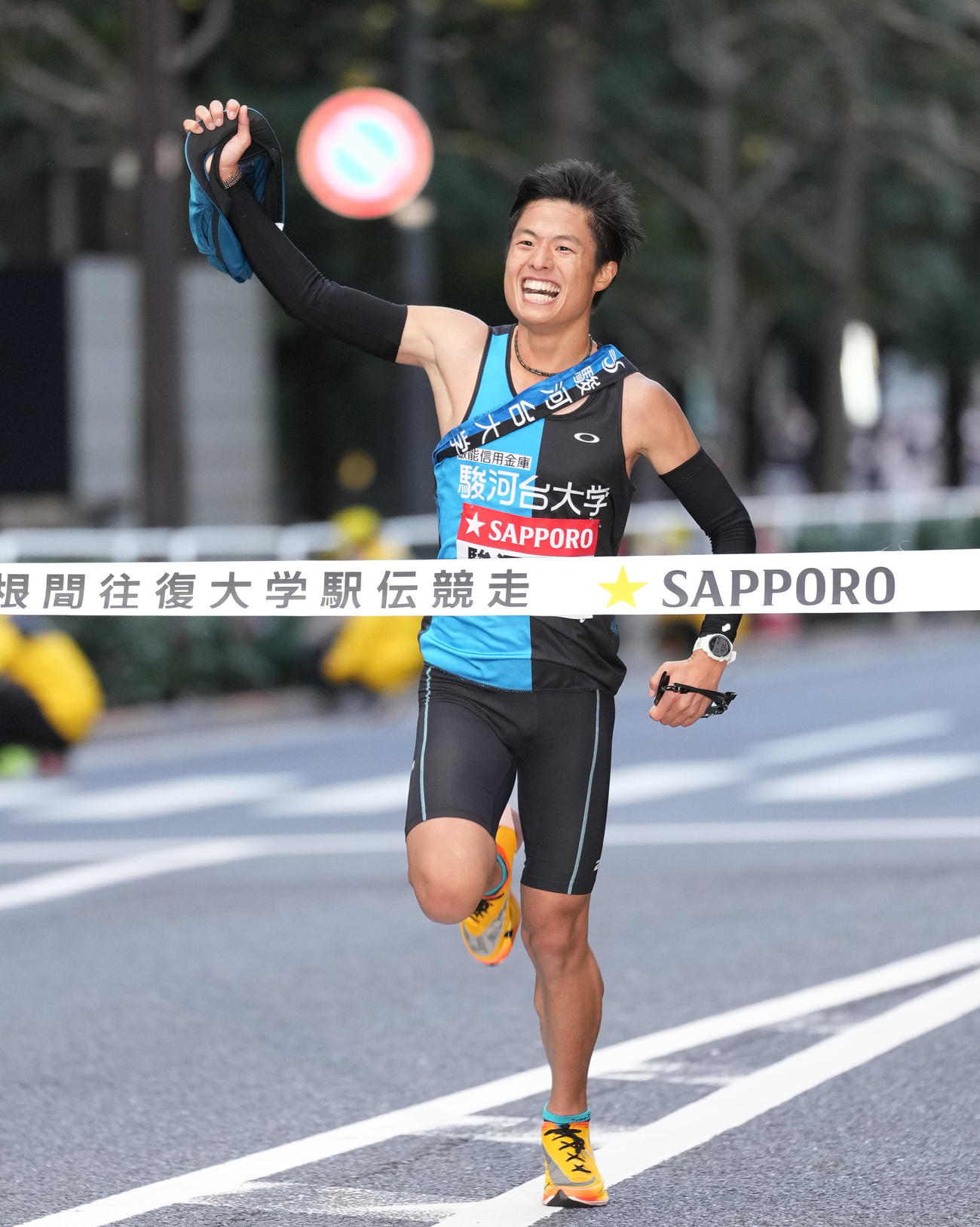 19位でゴールする駿河台大10区阪本（撮影・菅敏）