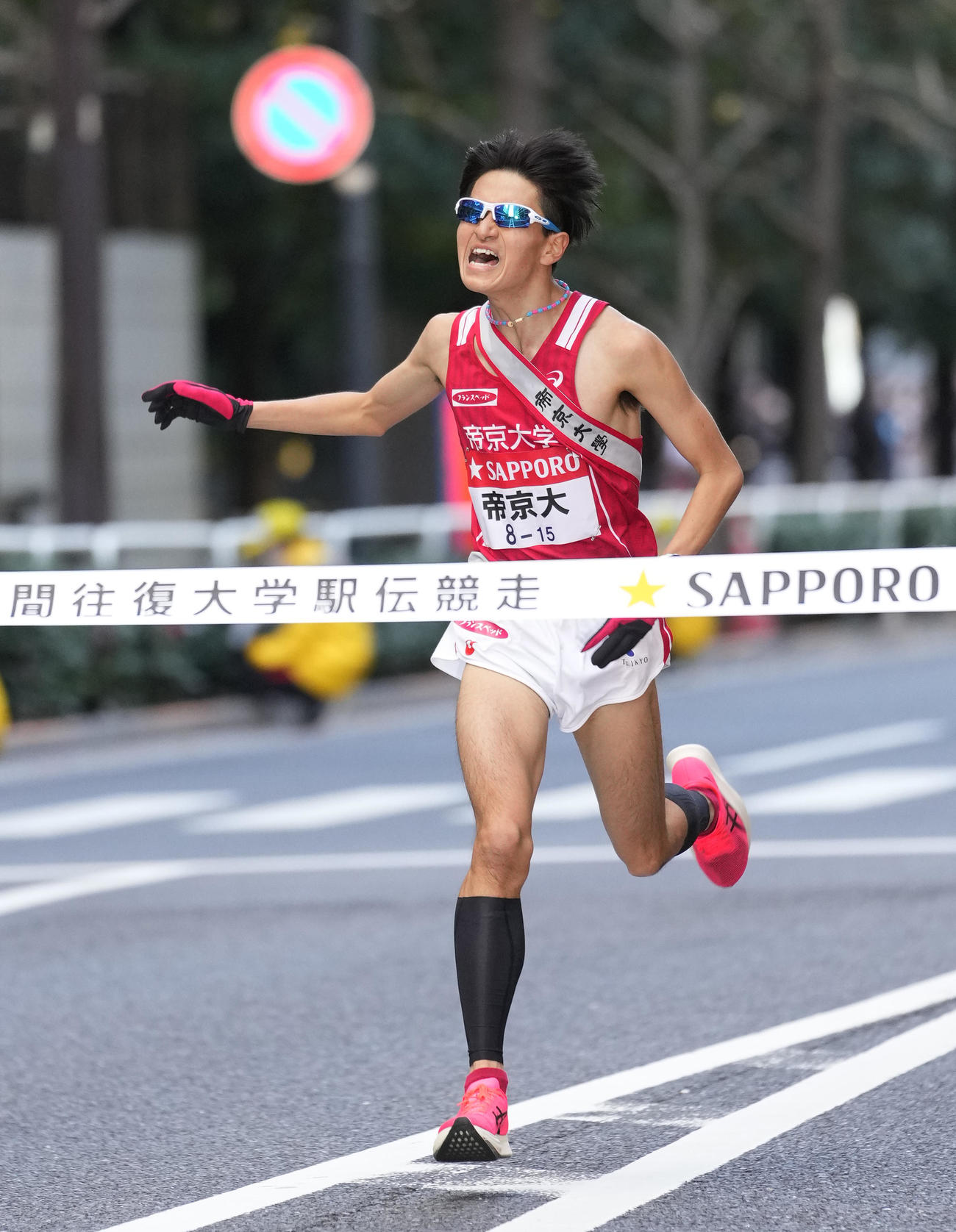 9位でゴールする帝京大10区西脇（撮影・菅敏）