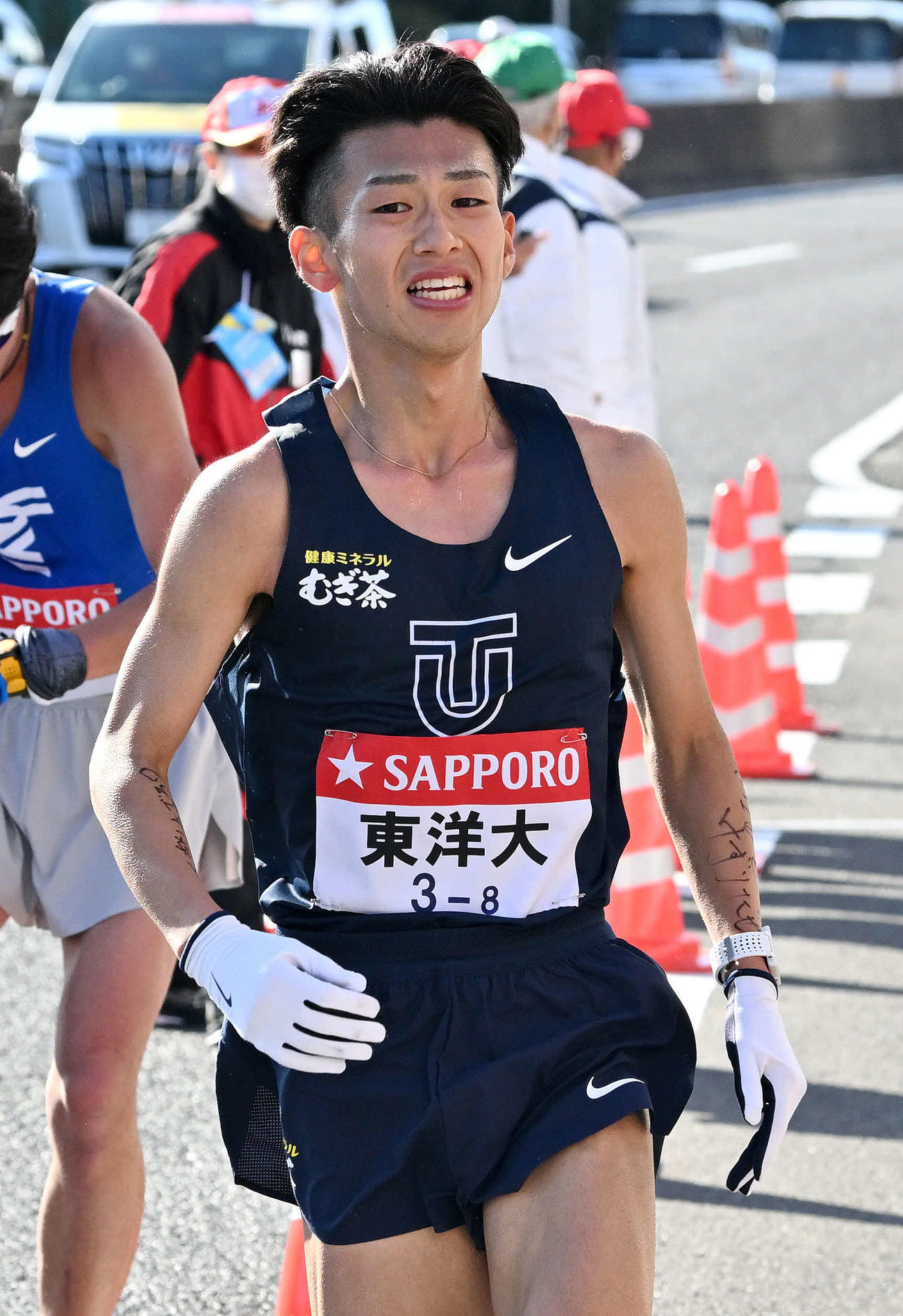 8区を走り終えた東洋大・蝦夷森（撮影・滝沢徹郎）