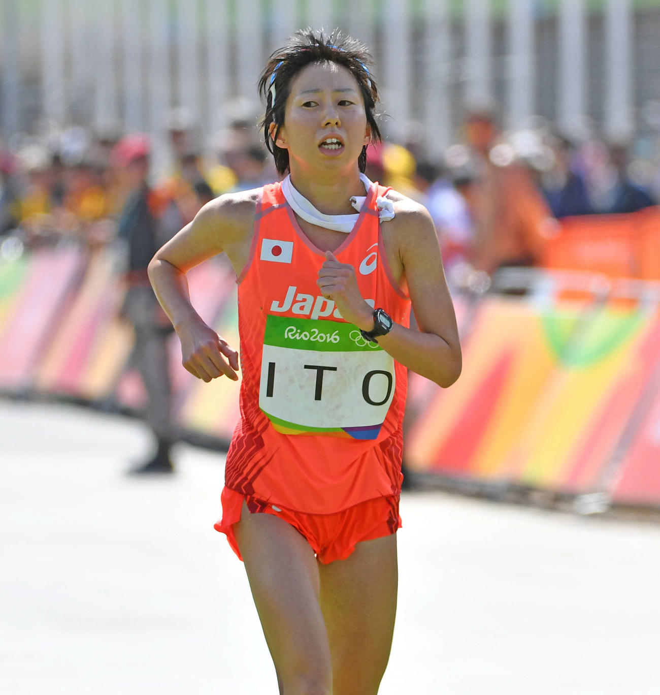 リオデジャネイロ五輪・女子マラソン　2時間37分37秒の46位でゴールする伊藤舞（2016年8月14日撮影）