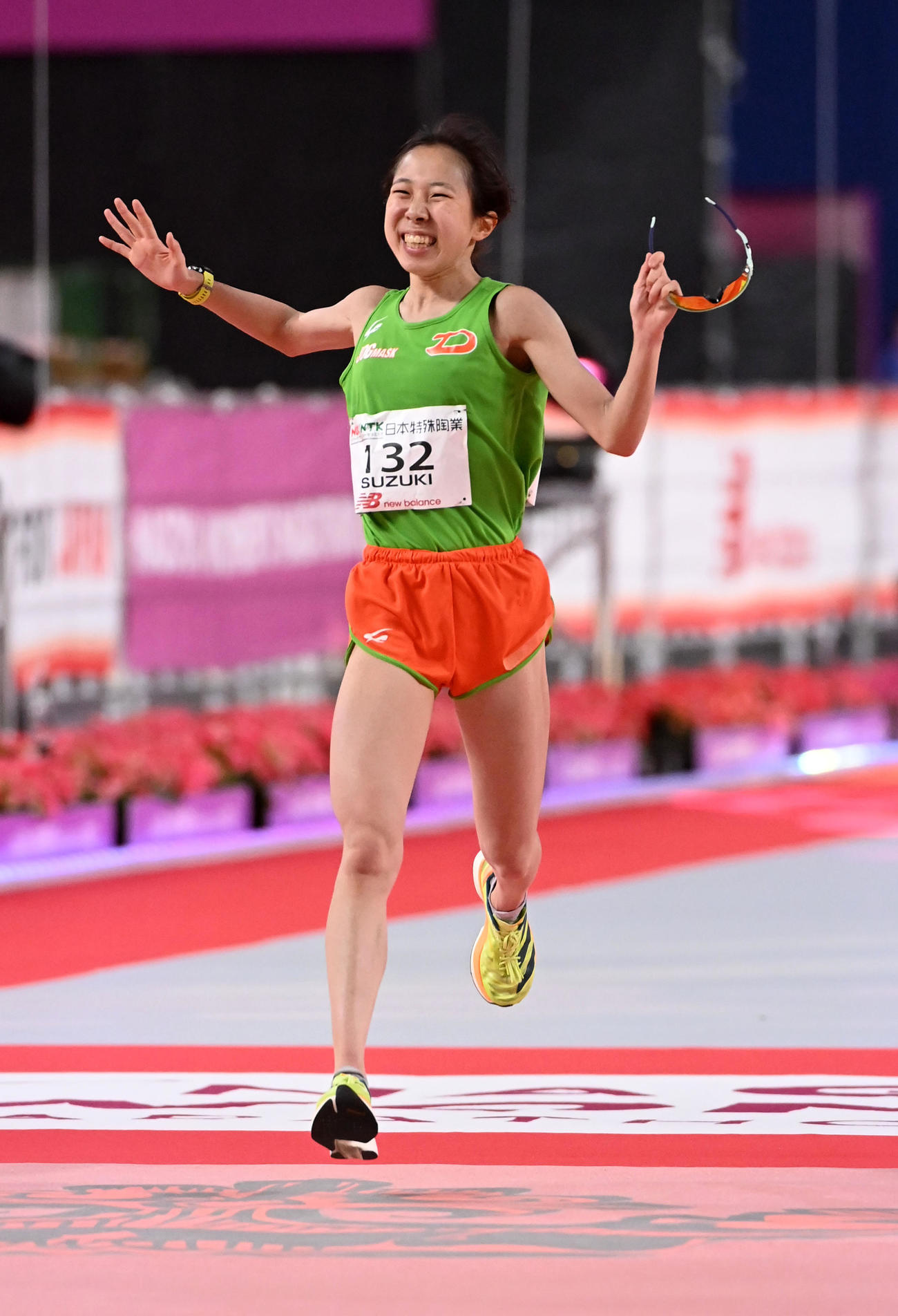 5位でゴールする鈴木優花（撮影・前岡正明）