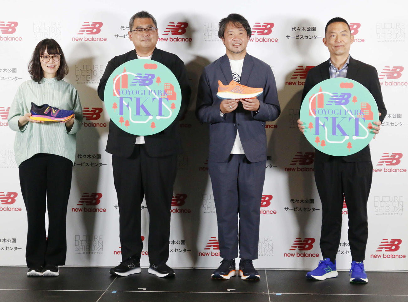 都内で行われたニューバランスのイベントに登壇した、左から渋谷未来デザインの長田新子理事、代々木公園の小林俊治園長、ニューバランスジャパン代表取締役の久保田伸一氏、渋谷区長の長谷部健氏