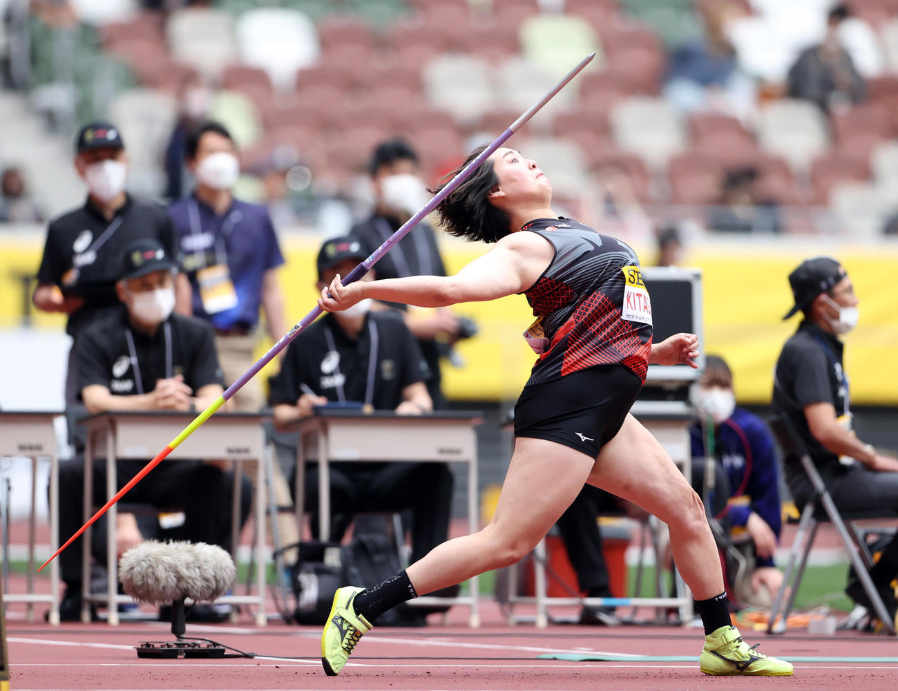 女子やり投げ　2投目を投じる北口（撮影・狩俣裕三）