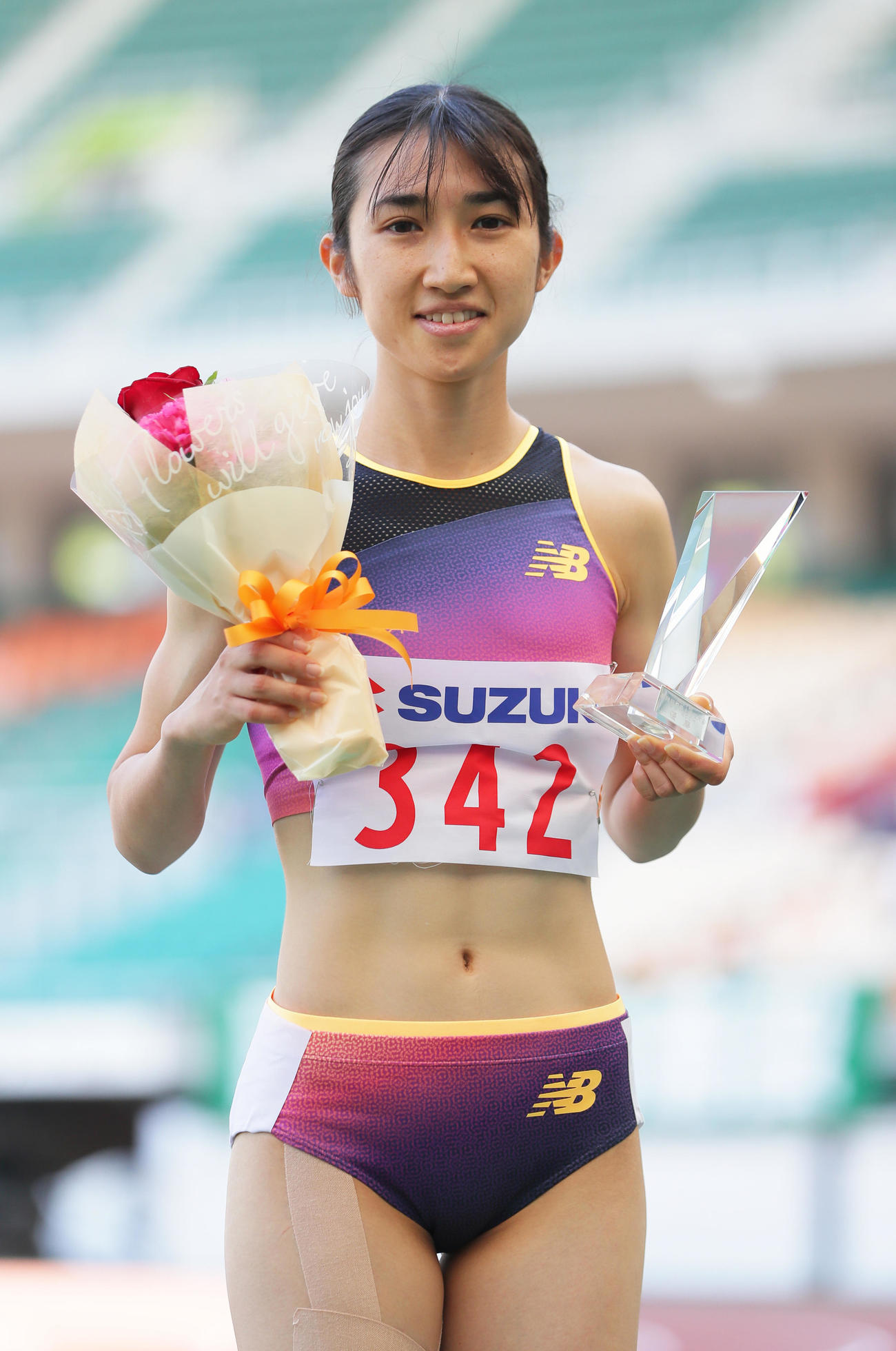 女子800メートルタイムレースで優勝し笑顔の田中（撮影・足立雅史）