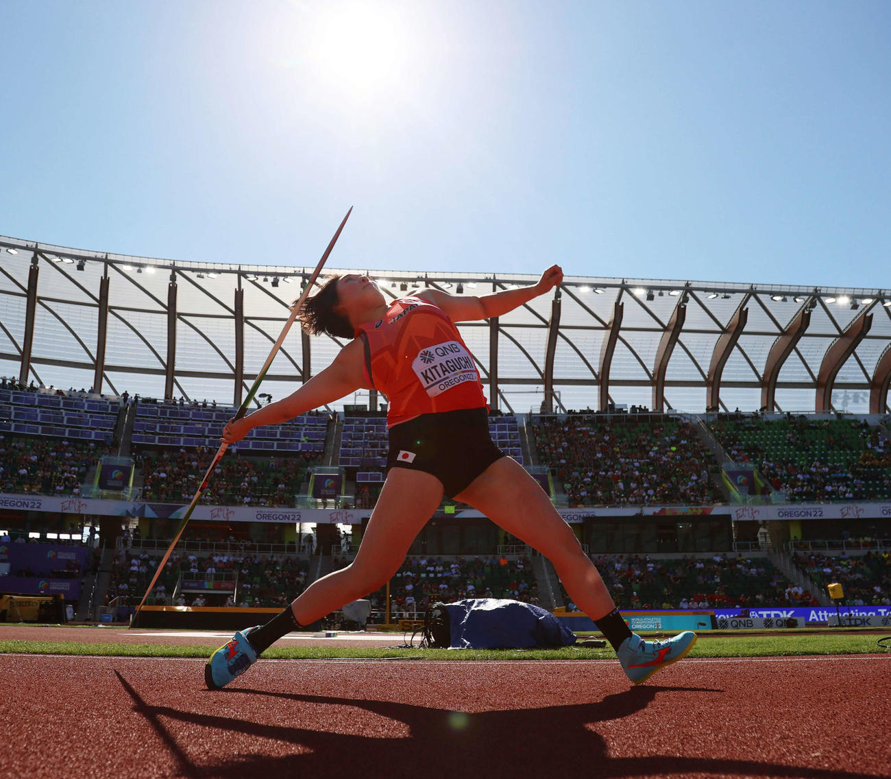 女子やり投げ予選で1回目の投てきをする北口（代表撮影）