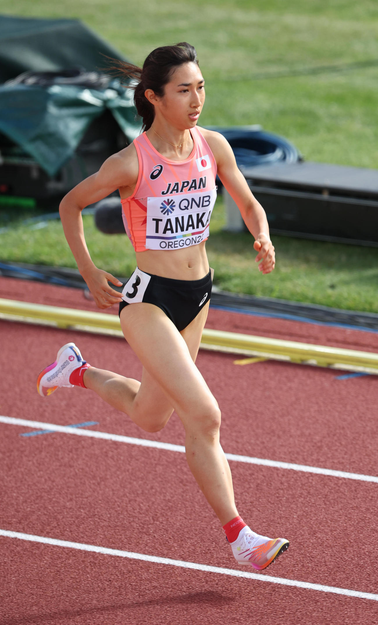 女子800メートル予選で力走する田中（代表撮影）