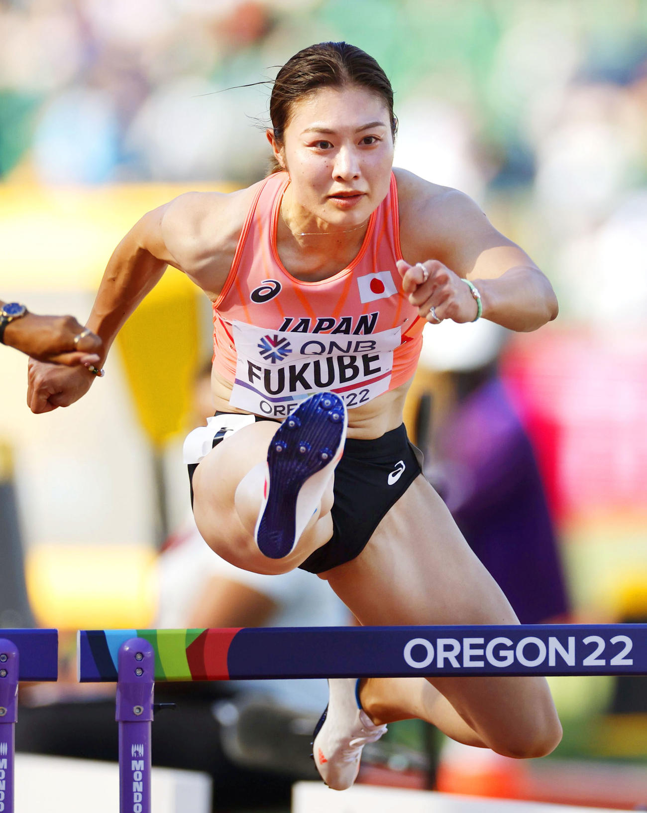 女子100メートル障害準決勝　力走する福部真子。12秒82の日本新をマークしたが決勝進出を逃した（代表撮影）