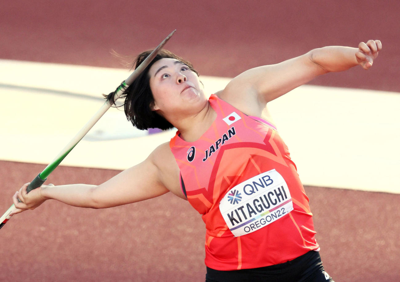 2022年7月22日、世界陸上女子やり投げ決勝　銅メダルを獲得した北口榛花