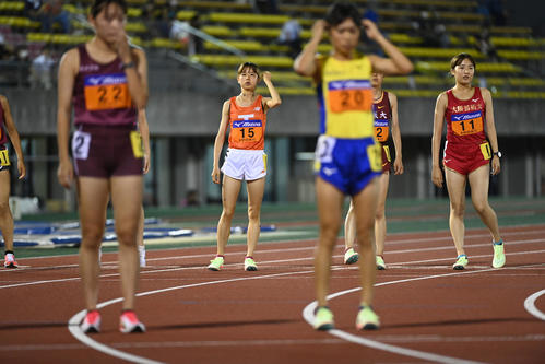 女子1万メートルのスタートを待つ不破聖衣来（撮影・前岡正明）