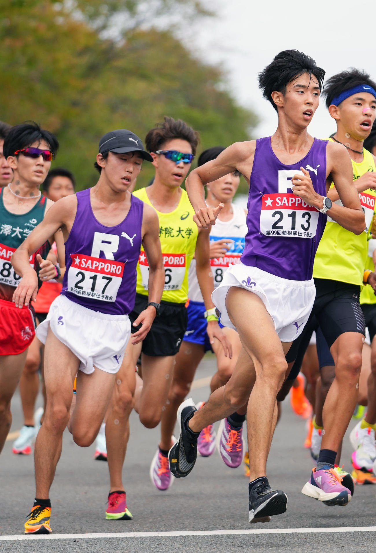 力走する立大・安藤（左）と関口（撮影・横山健太）