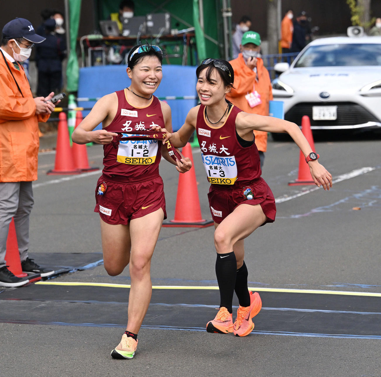 第2中継所をトップで通過する名城大（撮影・滝沢徹郎）