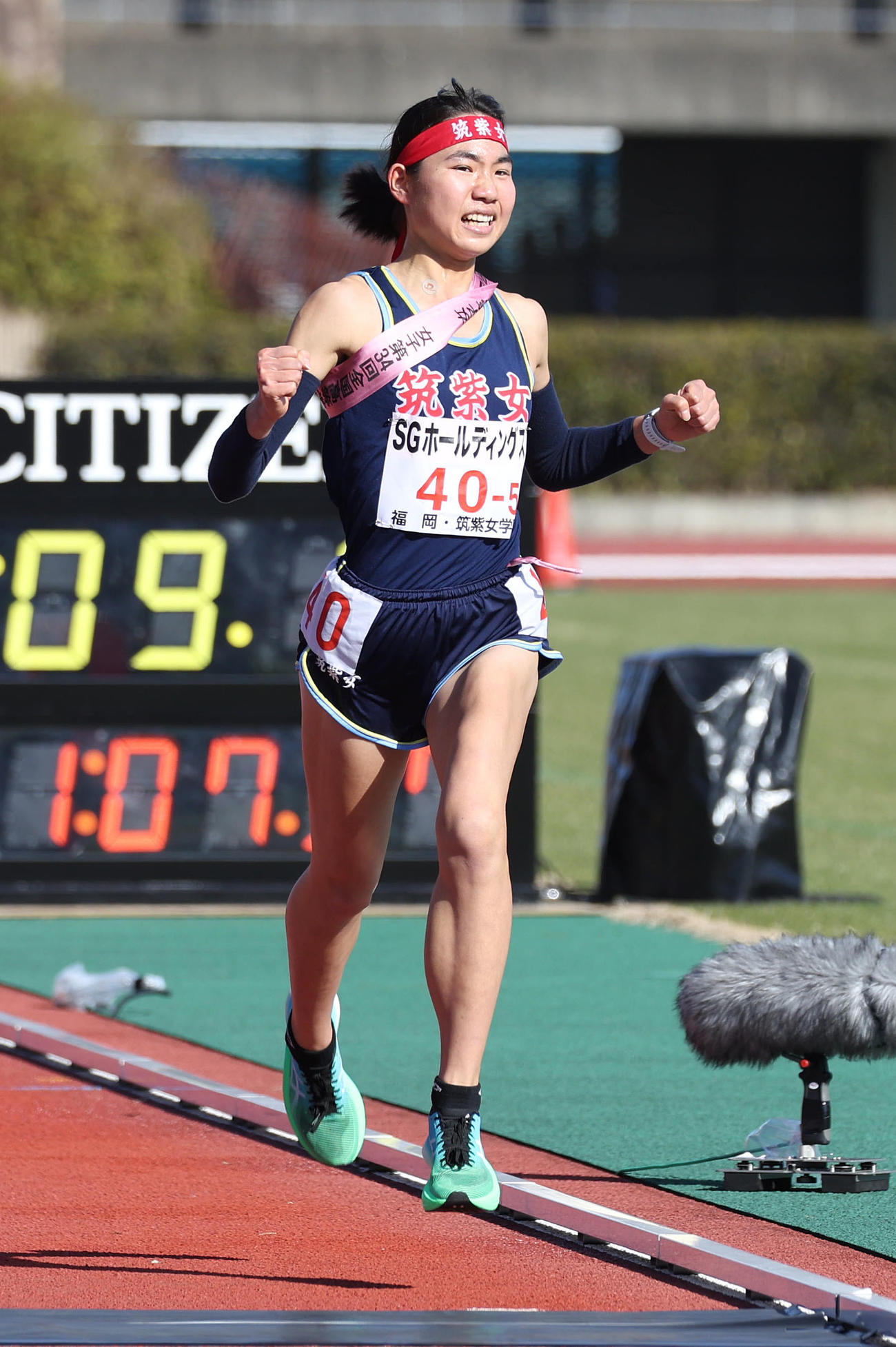 全国高校駅伝・女子　7位でゴールする筑紫女学園アンカー北野寧々（撮影・白石智彦）