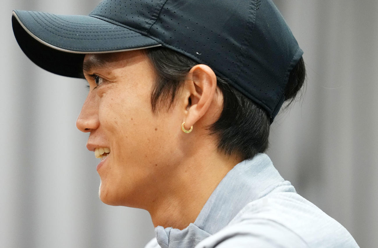レースを終え笑顔を見せるGMO大迫（撮影・横山健太）