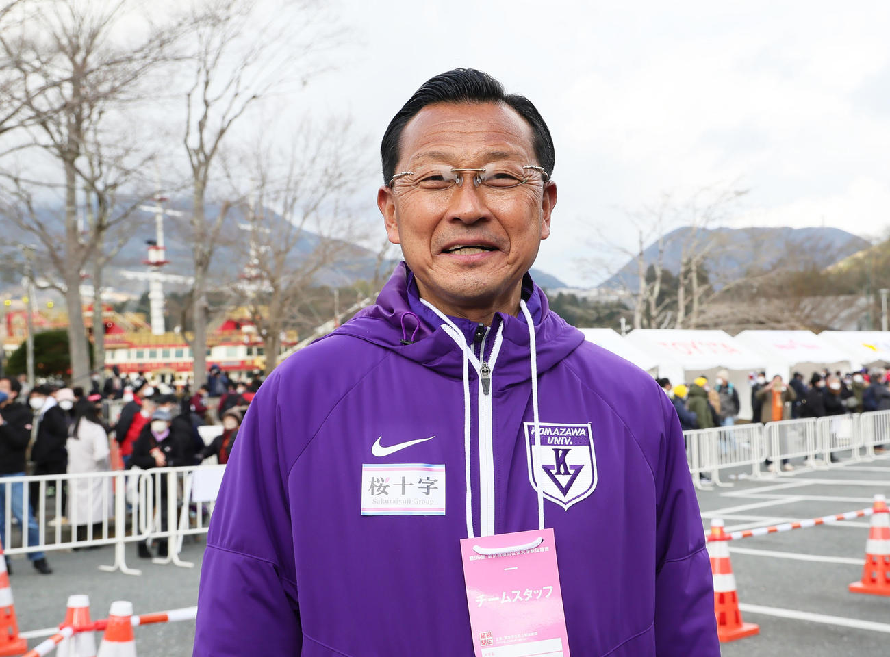 往路・5区　往路優勝し、笑顔を見せる駒大・大八木監督（撮影・足立雅史）