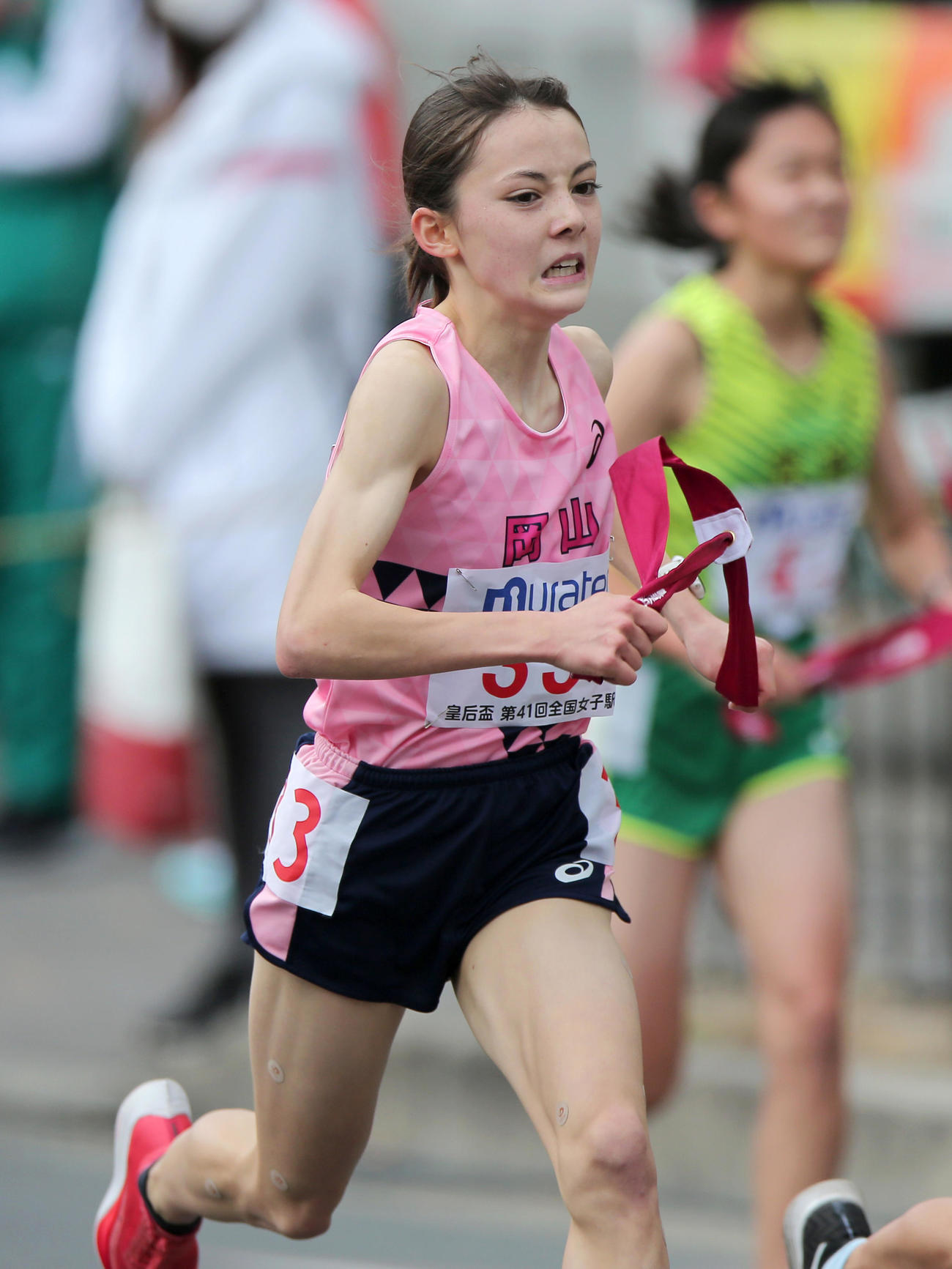 力走する岡山3区ドルーリー朱瑛里（左から2人目）（撮影・上山淳一）