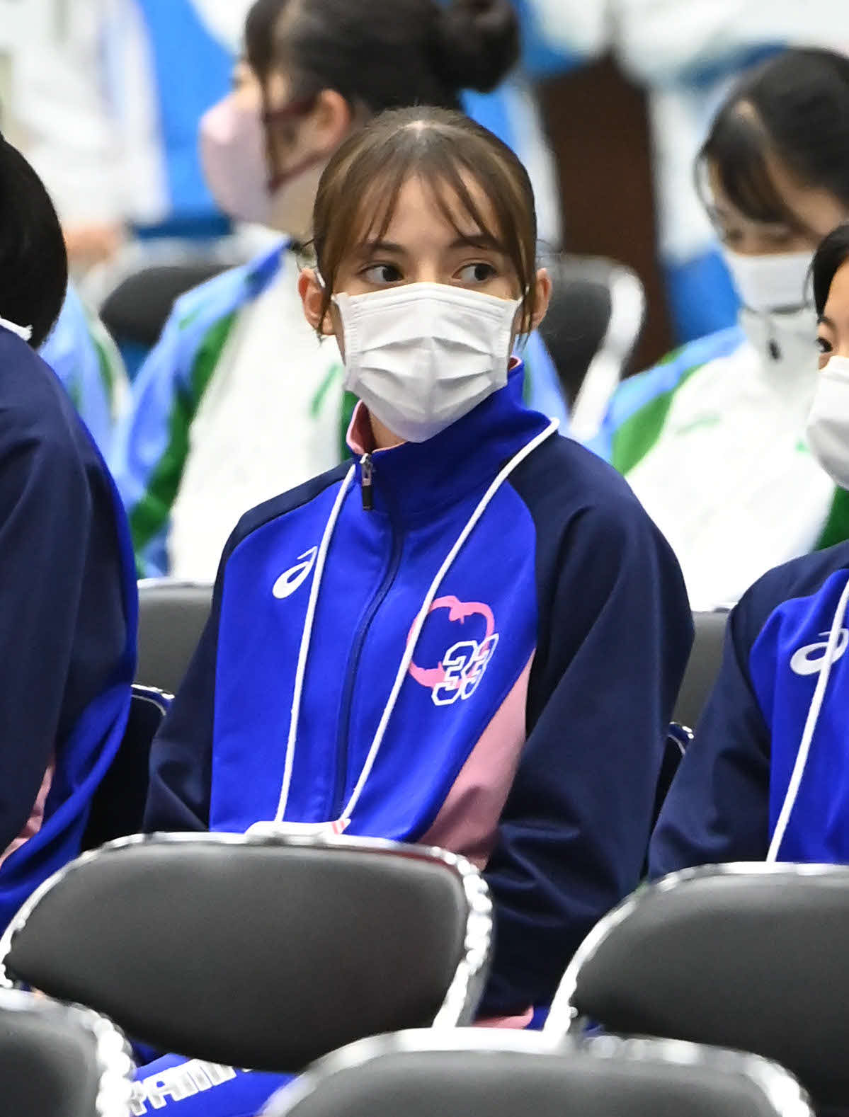 開会式に参加する岡山代表・ドルーリー朱瑛里（撮影・石井愛子）