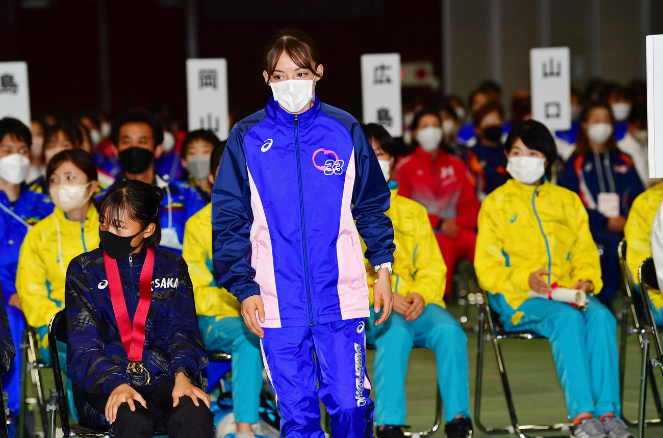 「未来くん賞」の表彰を受けるドルーリー朱瑛里（撮影・前岡正明）