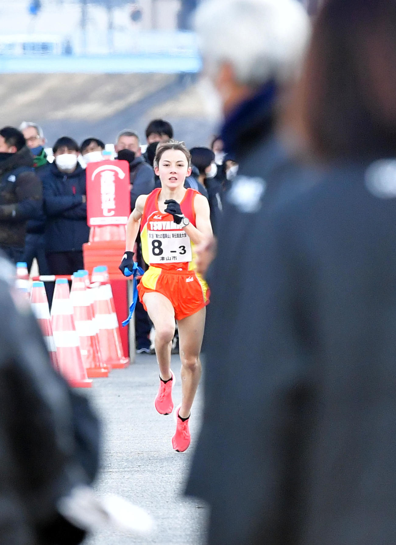第3区のドルーリー朱瑛里は第4区の中継所へ力走を見せる（撮影・前岡正明）