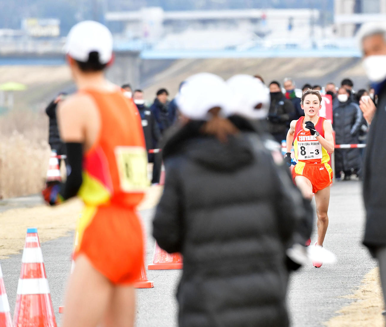 第3区のドルーリー朱瑛里は第4区の中継所へ力走を見せる（撮影・前岡正明）