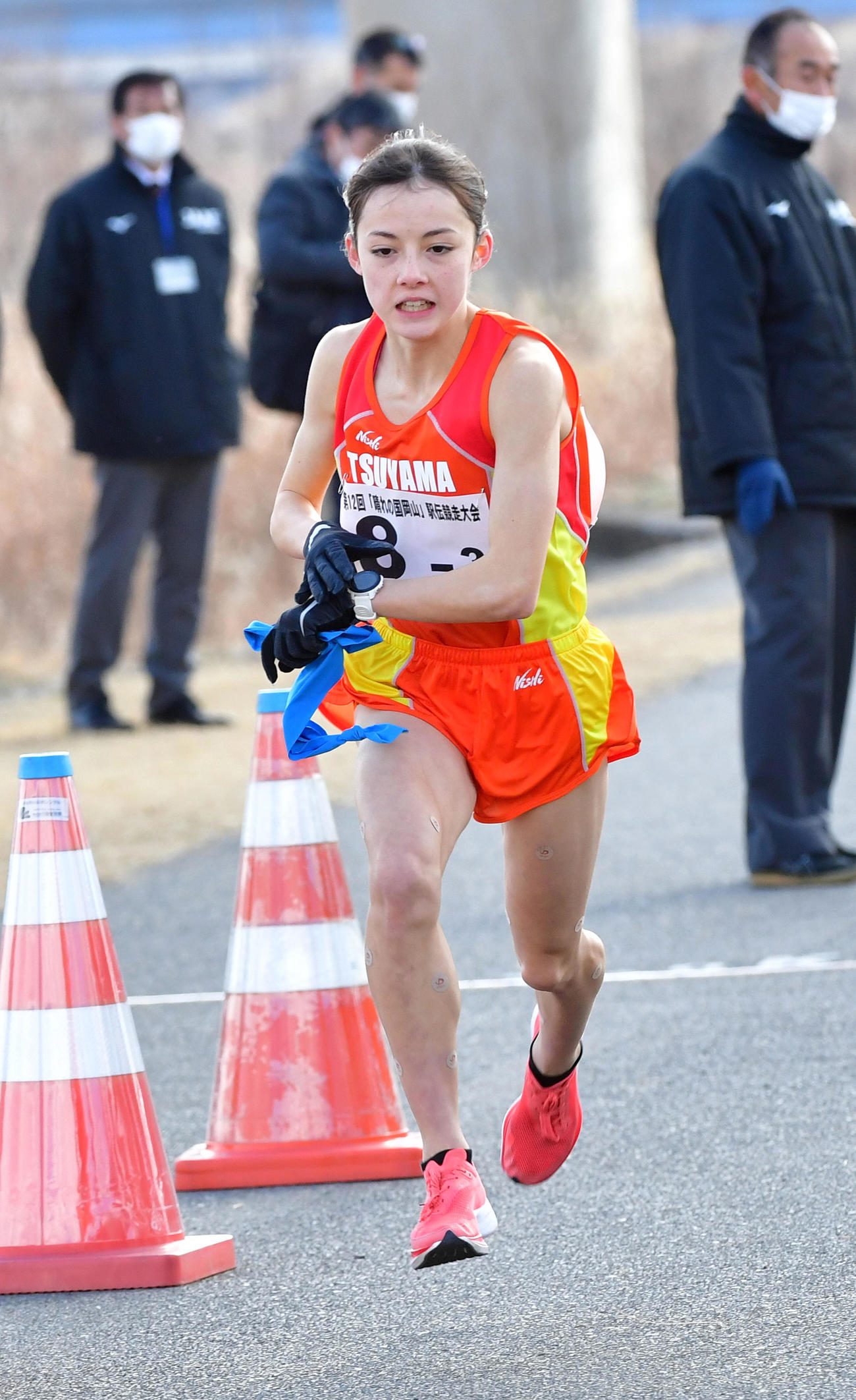 第3区のドルーリー朱瑛里はたすきを受け取りスタート（撮影・前岡正明）