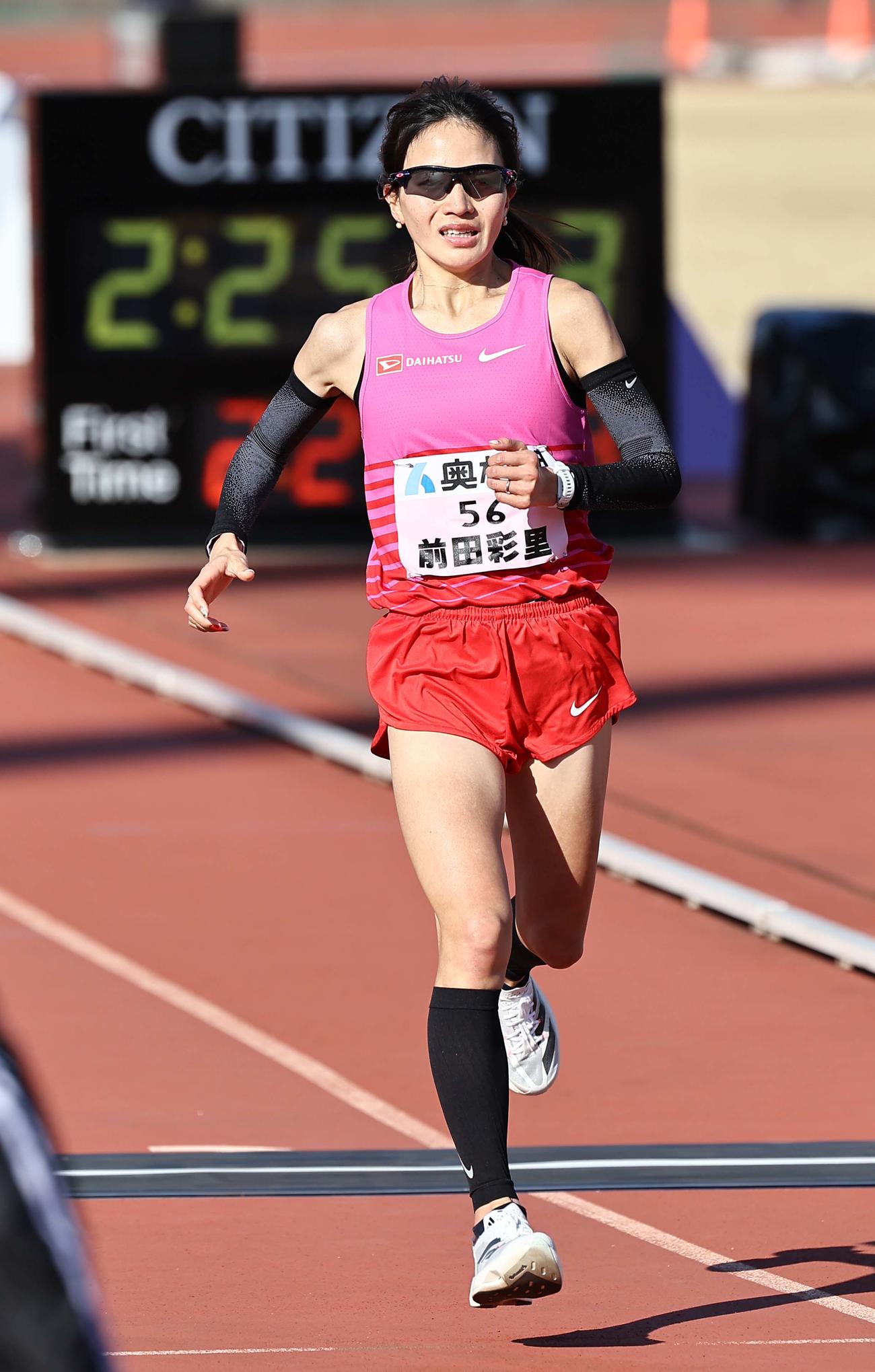 6位でゴールする前田（撮影・上田博志）