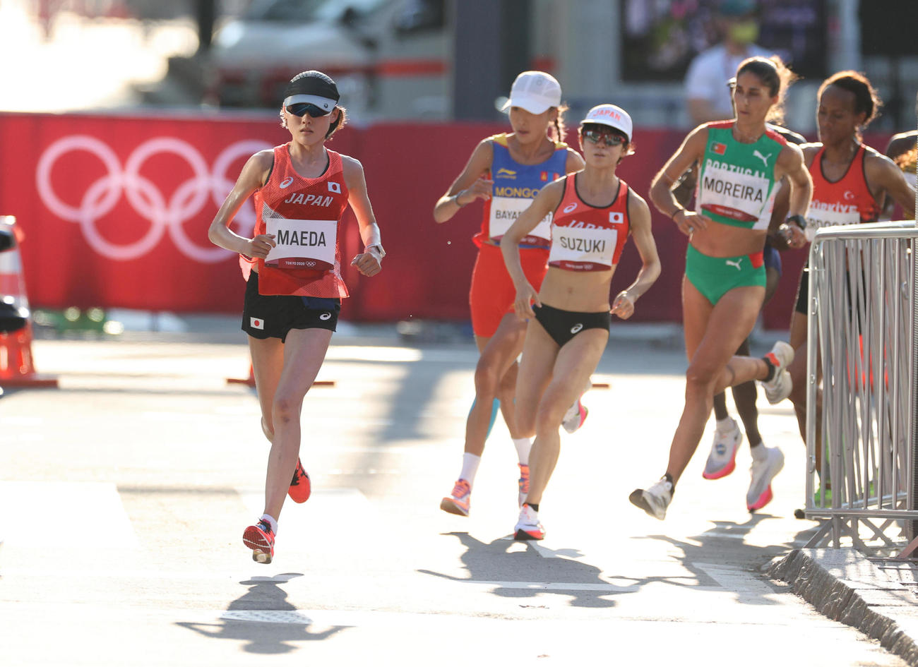 東京五輪に出場した前田穂南（左端）、鈴木亜由子（左から3人目）（2021年8月7日撮影）