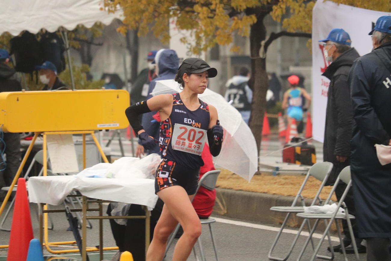 日本選手権で優勝した藤井菜々子（撮影・竹本穂乃加）＝2023年2月19日、兵庫県神戸市内