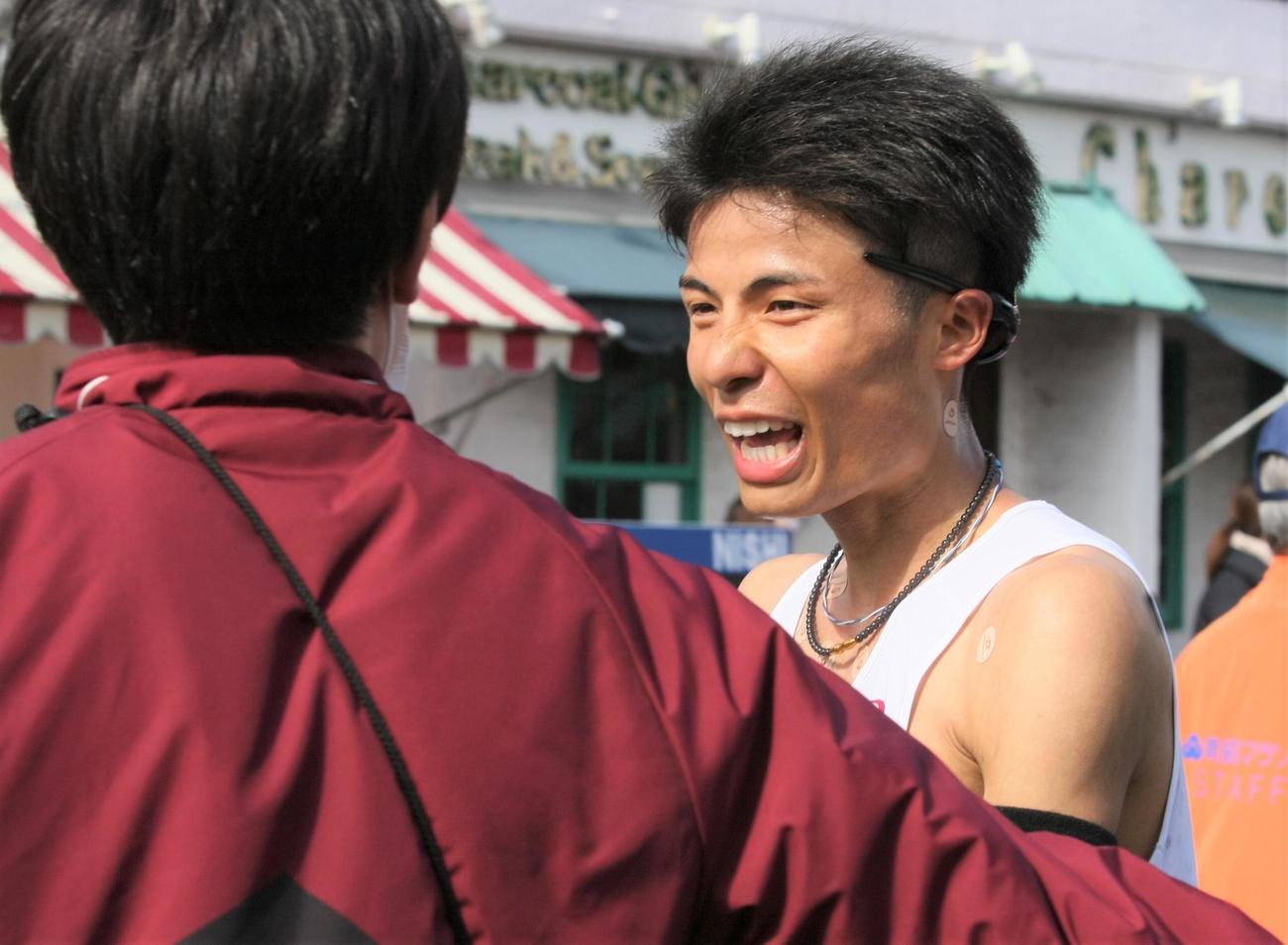 青梅マラソン　男子30キロで6位でフィニッシュした早大・伊福（撮影・藤塚大輔）
