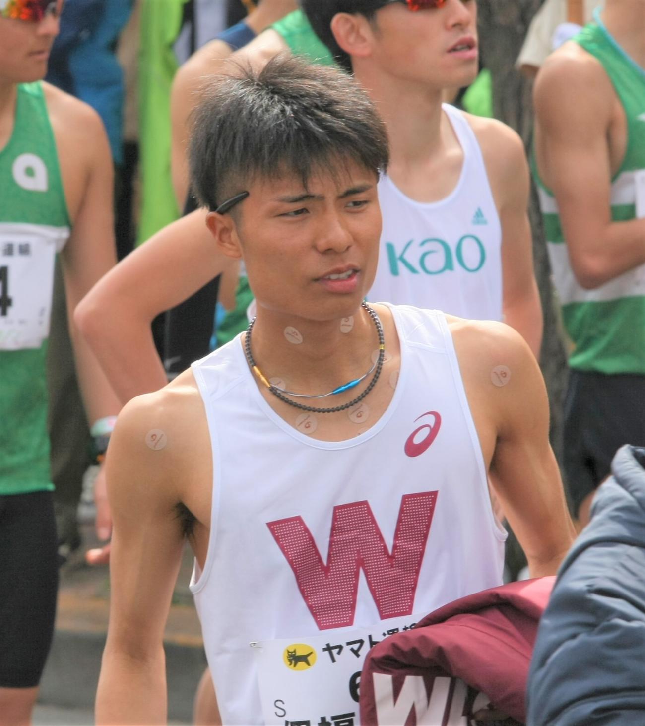 青梅マラソン　レース前に緊張感を漂わせる早大・伊福（撮影・藤塚大輔）