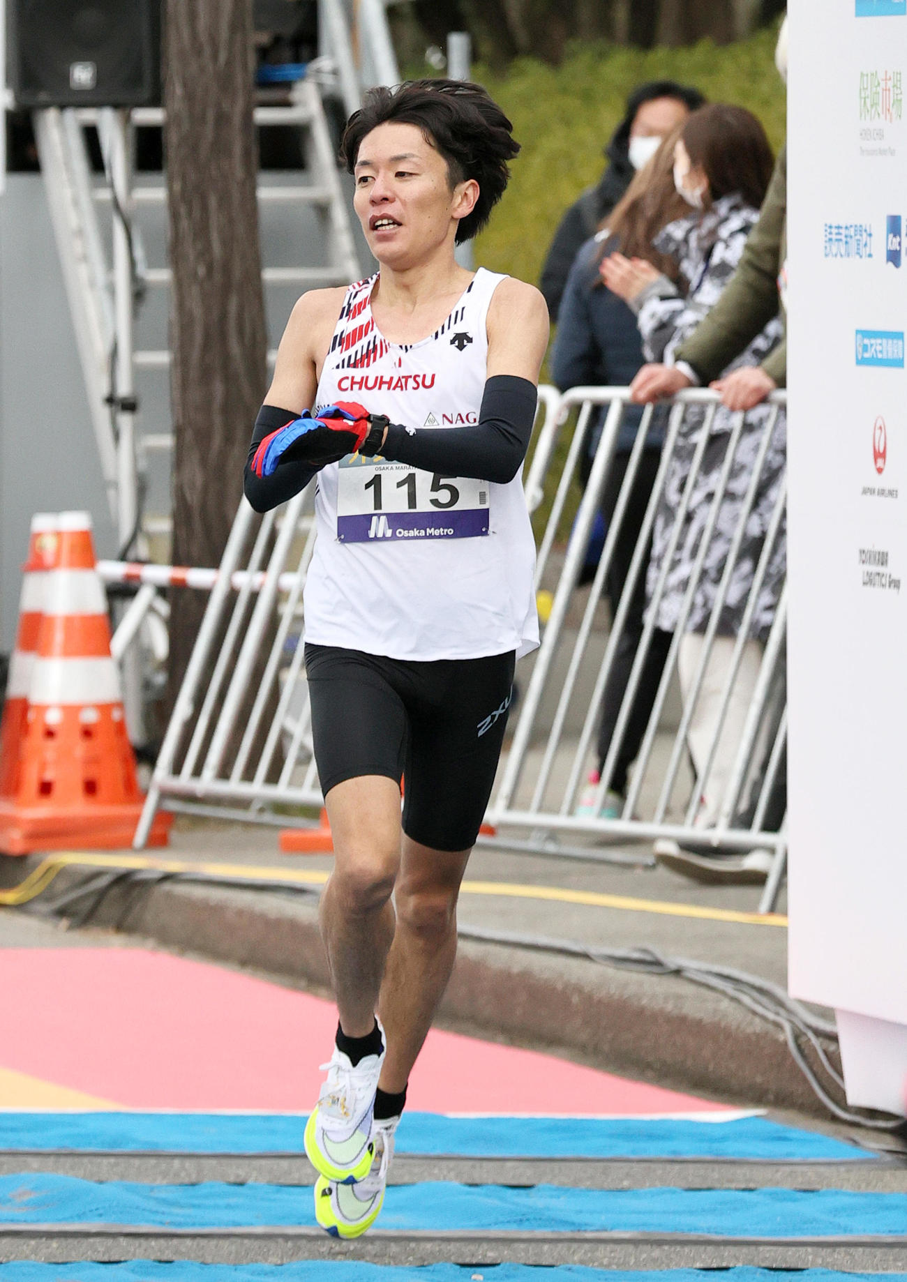 11位でゴールする吉岡（撮影・上山淳一）