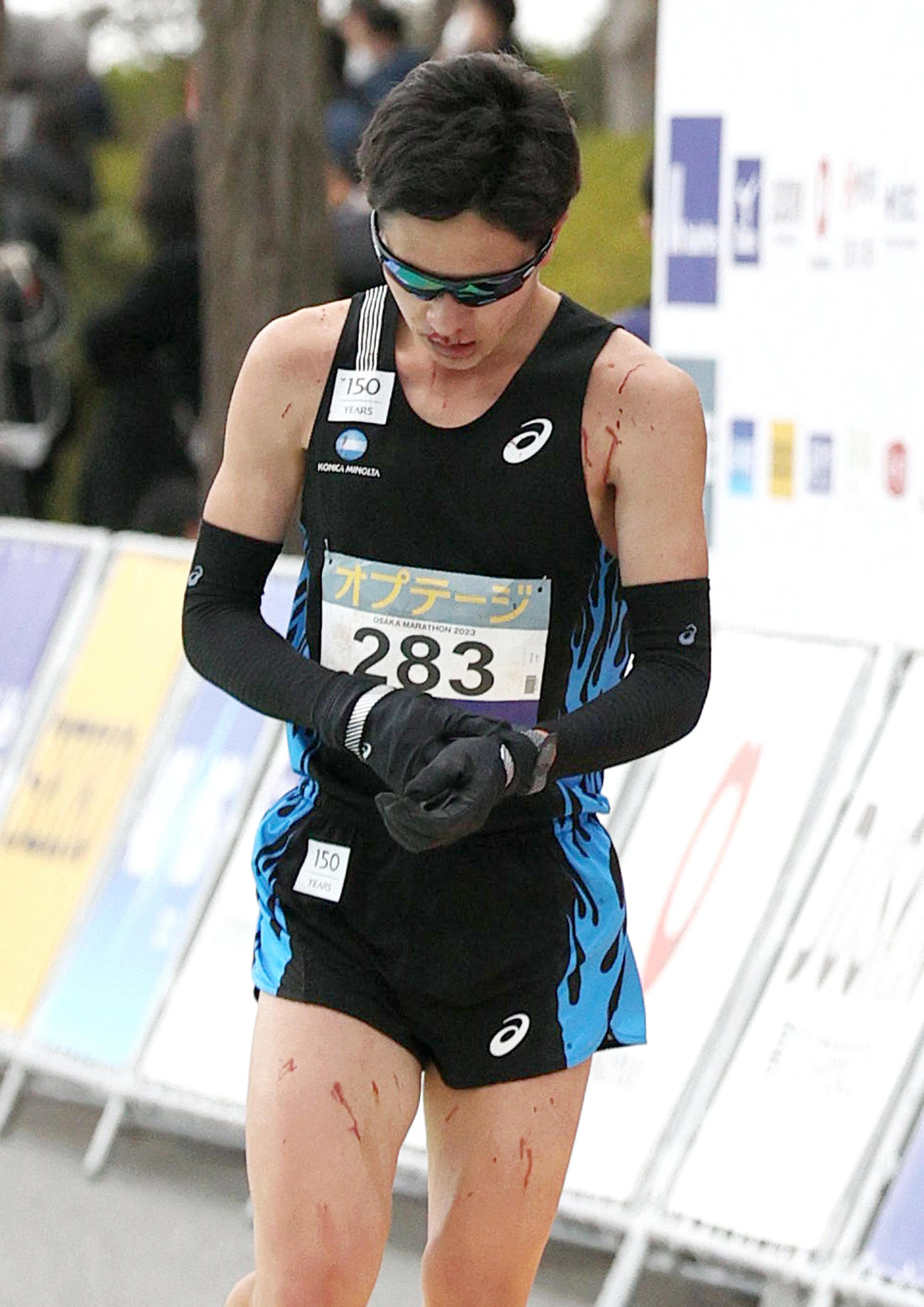 大阪マラソン　47位でゴールする宮下（2023年2月26日撮影）