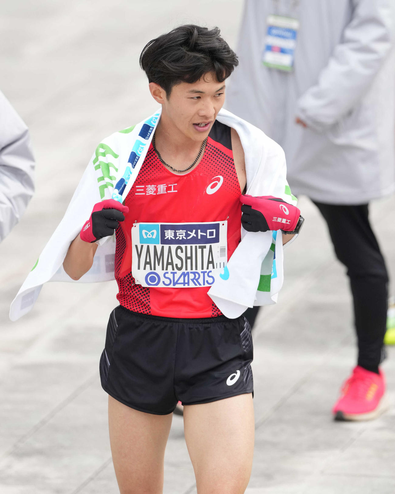 日本人トップでゴールした山下（撮影・鈴木みどり）