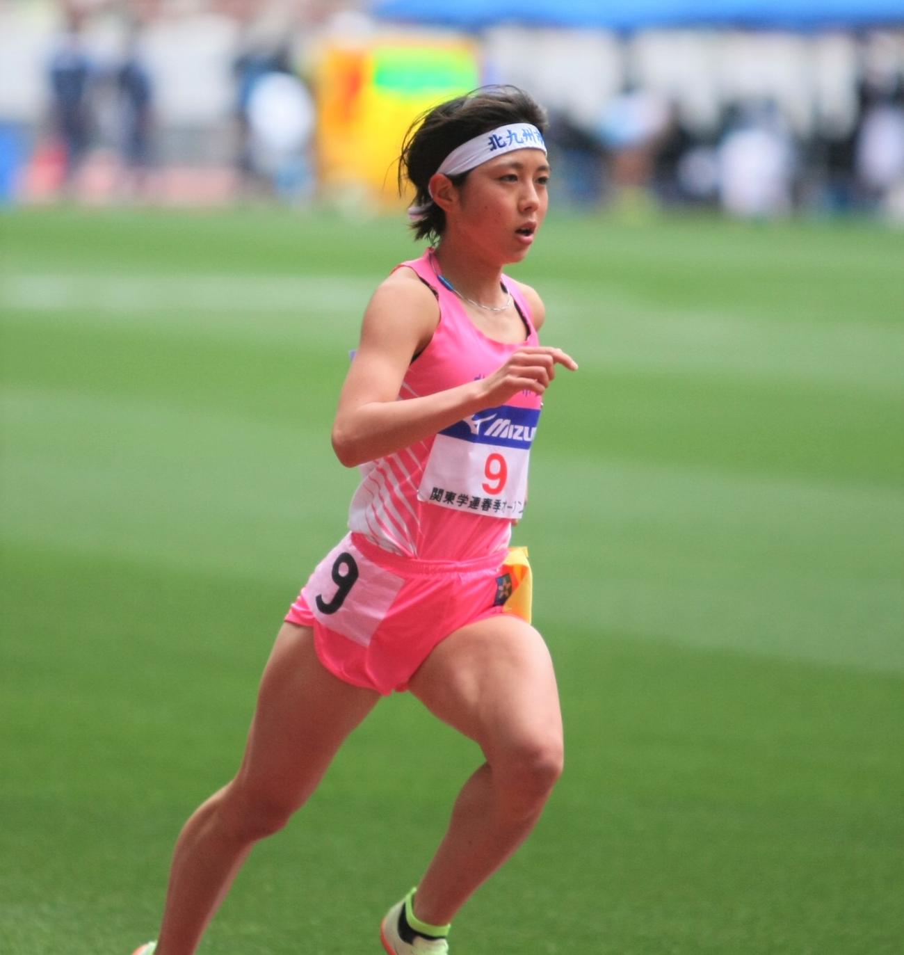 関東学連春季オープン競技会の女子5000メートルで力走する野田（撮影・藤塚大輔）